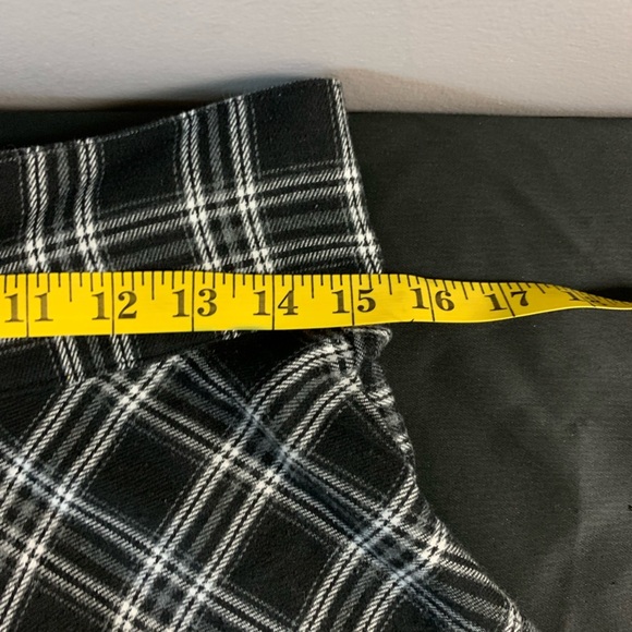 SHEIN Black and White Plaid Mini Skirt - Picture 7 of 8